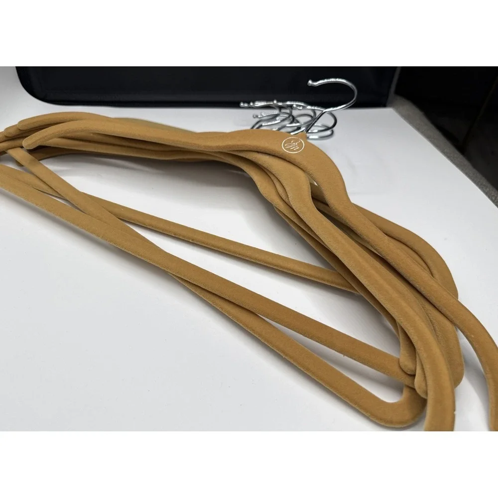 Lot Of 10 Premium Camel Velvet Non Slip Clothes Hangers Slim Flocked Swivel Hook